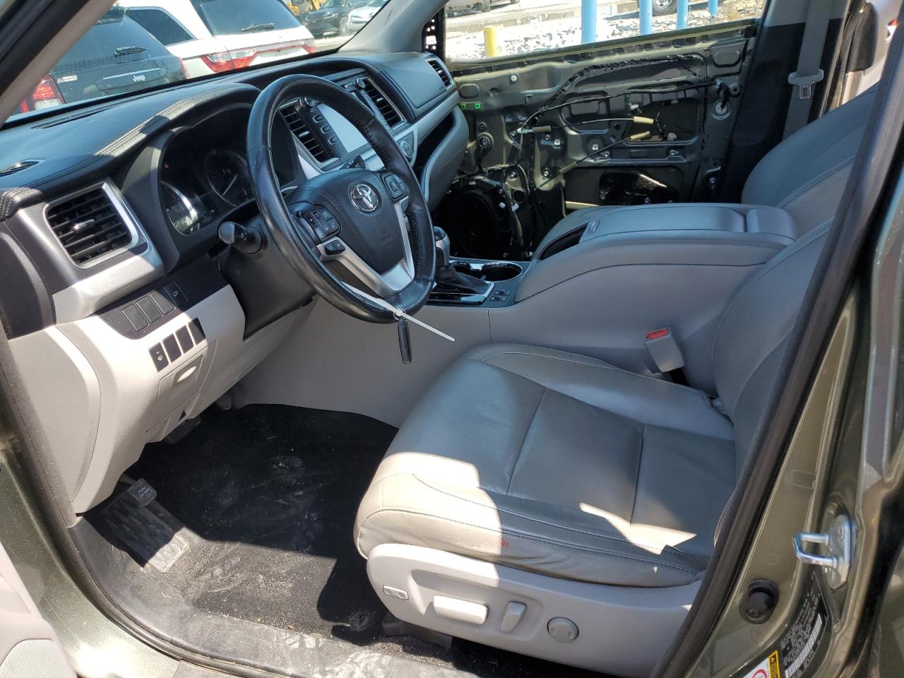 5TDJKRFH1FS135350 2015 Toyota Highlander Xle