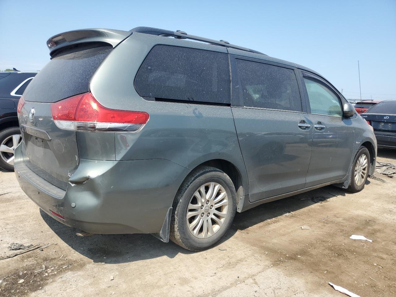 5TDYK3DC0DS402428 2013 Toyota Sienna Xle