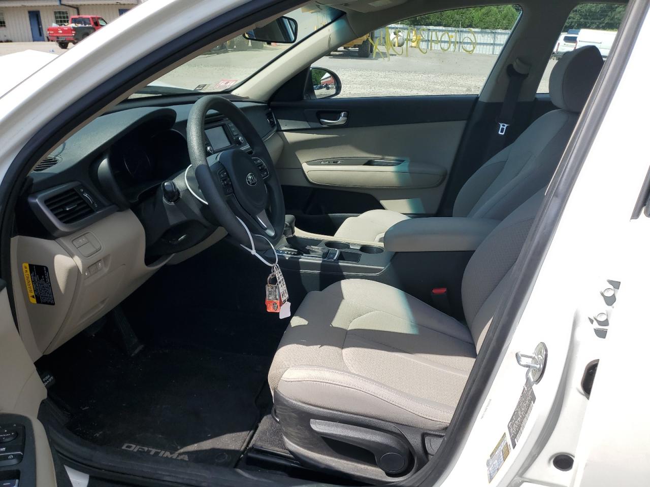 5XXGT4L35HG142406 2017 Kia Optima Lx