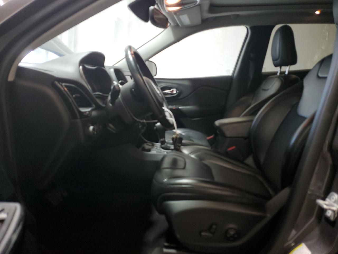 1C4PJMLB7KD293360 2019 Jeep Cherokee Latitude Plus