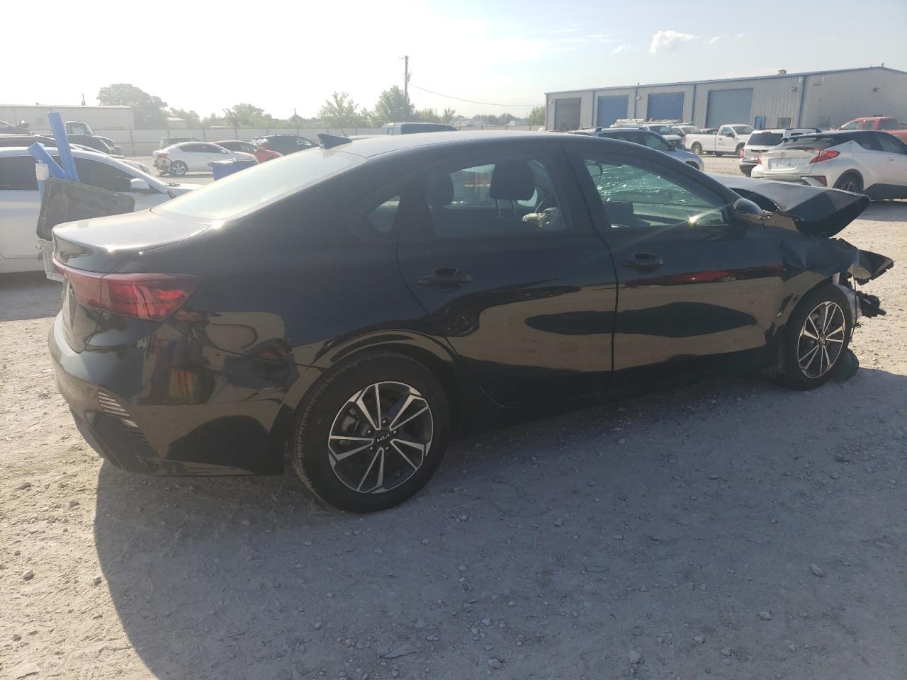 2023 Kia Forte Lx vin: 3KPF24AD9PE586681