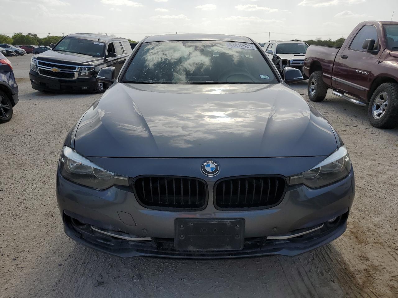 2017 BMW 330 Xi vin: WBA8D9G38HNU66301