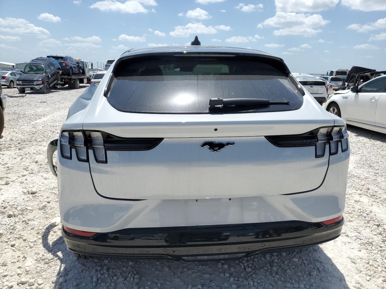 3FMTK3SU4NMA57973 2022 Ford Mustang Mach-E Premium