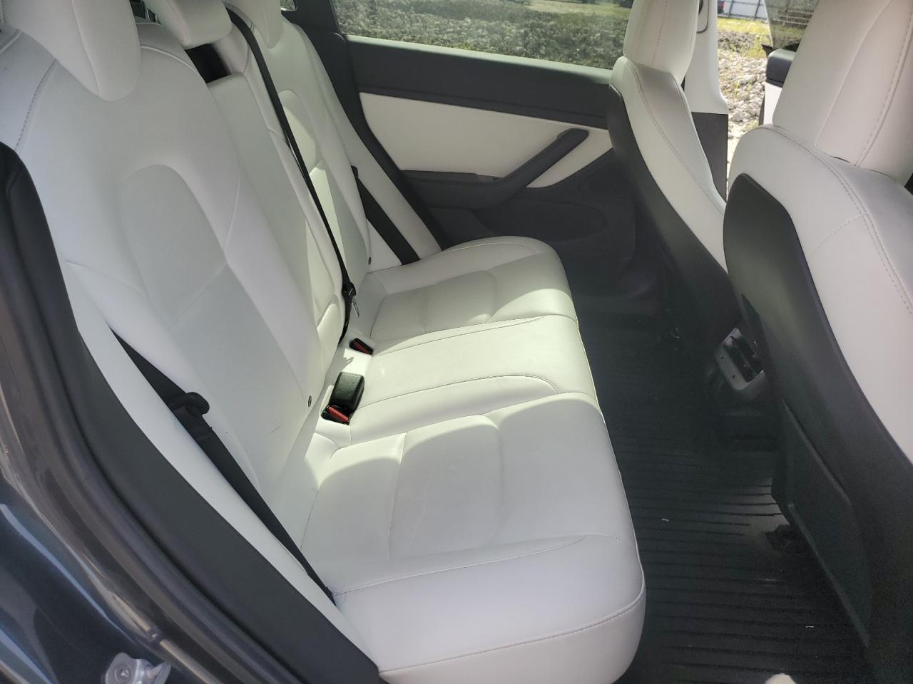 5YJ3E1EBXKF517633 2019 Tesla Model 3