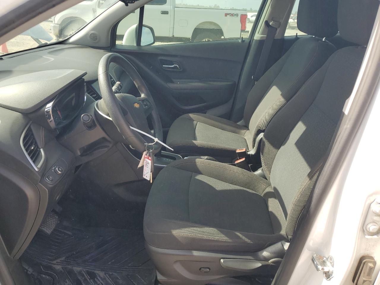 KL7CJKSB3LB083482 2020 Chevrolet Trax Ls