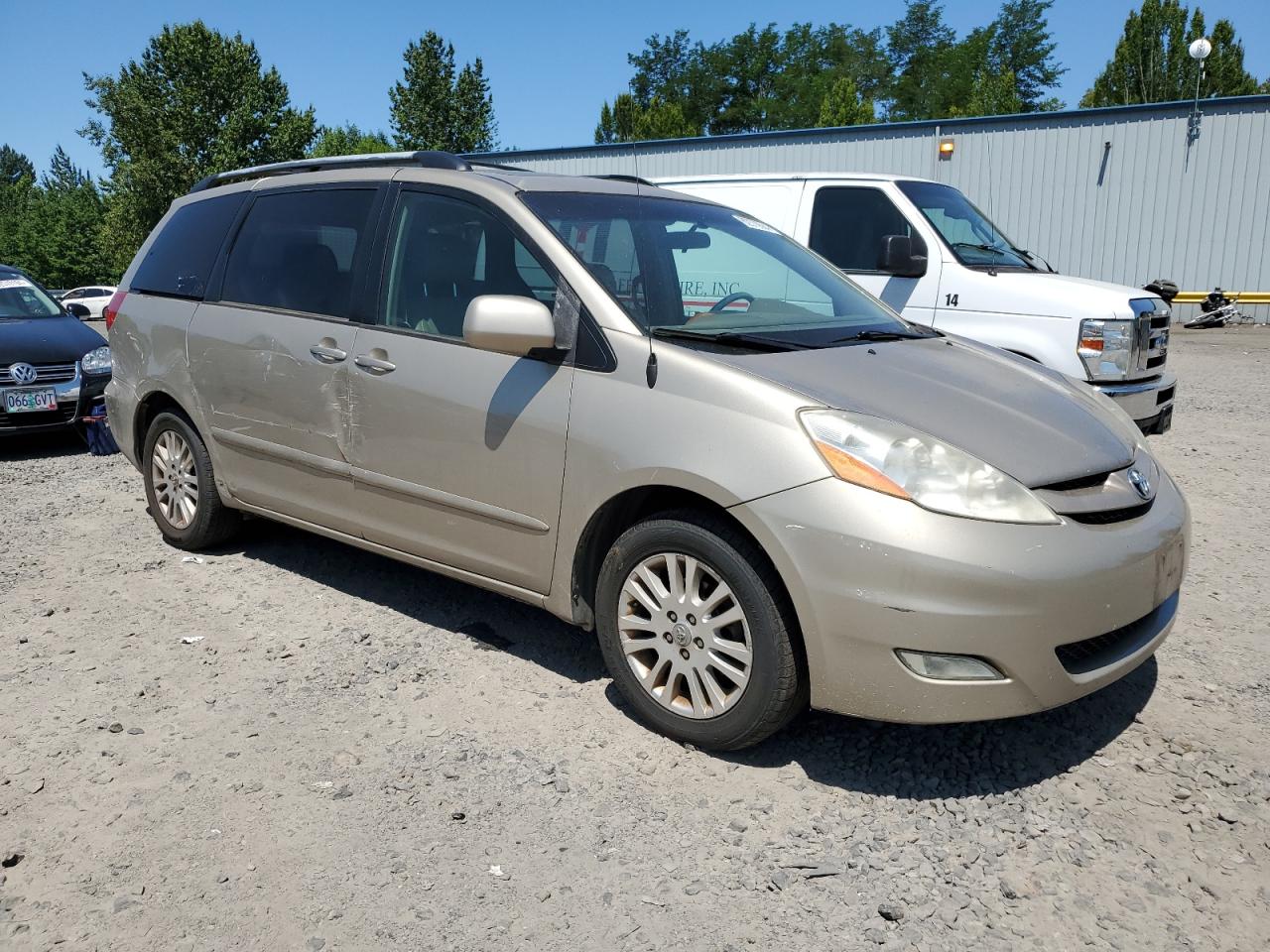 Lot #2955221600 2008 TOYOTA SIENNA XLE