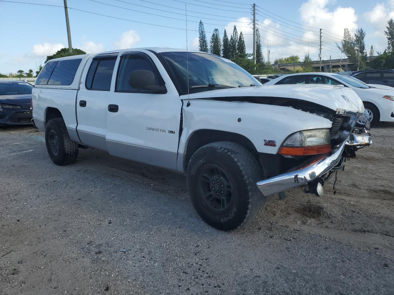 1B7GL2AN8YS678930 2000 Dodge Dakota Quad