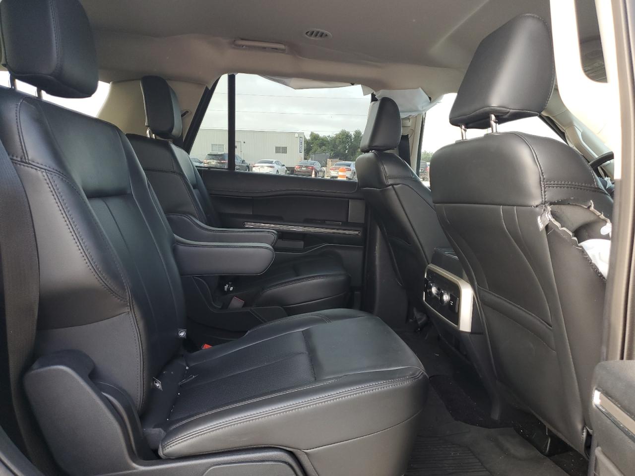 1FMJU1HT8NEA56626 2022 Ford Expedition Xlt