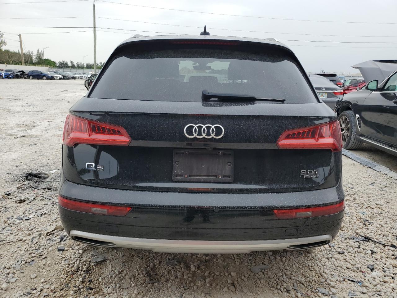 WA1ANAFY8J2233844 2018 Audi Q5 Premium