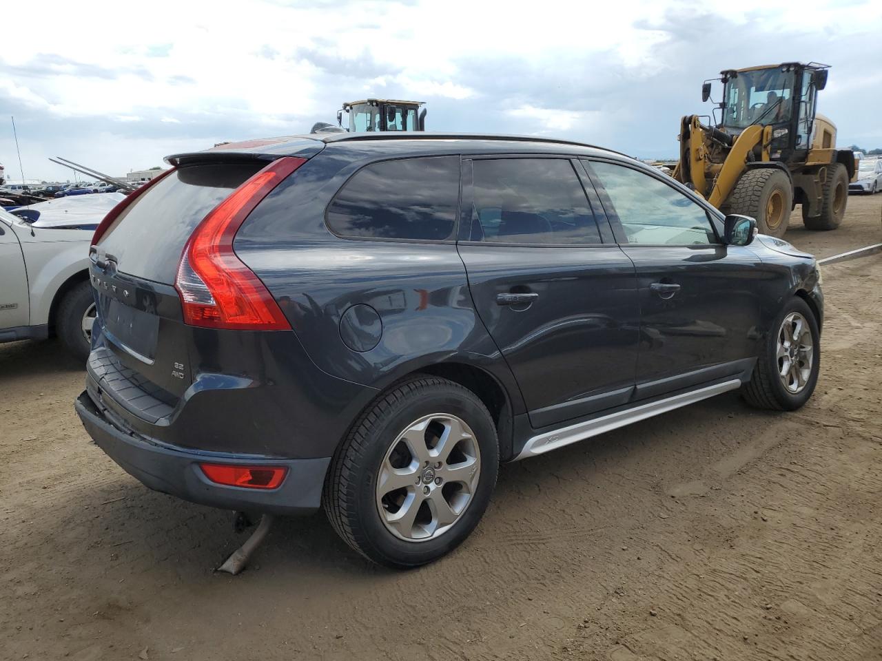 Lot #2957889808 2010 VOLVO XC60 3.2