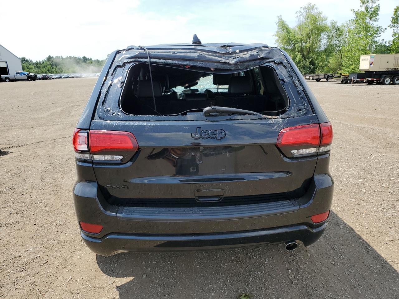 1C4RJFAG9MC802618 2021 Jeep Grand Cherokee Laredo