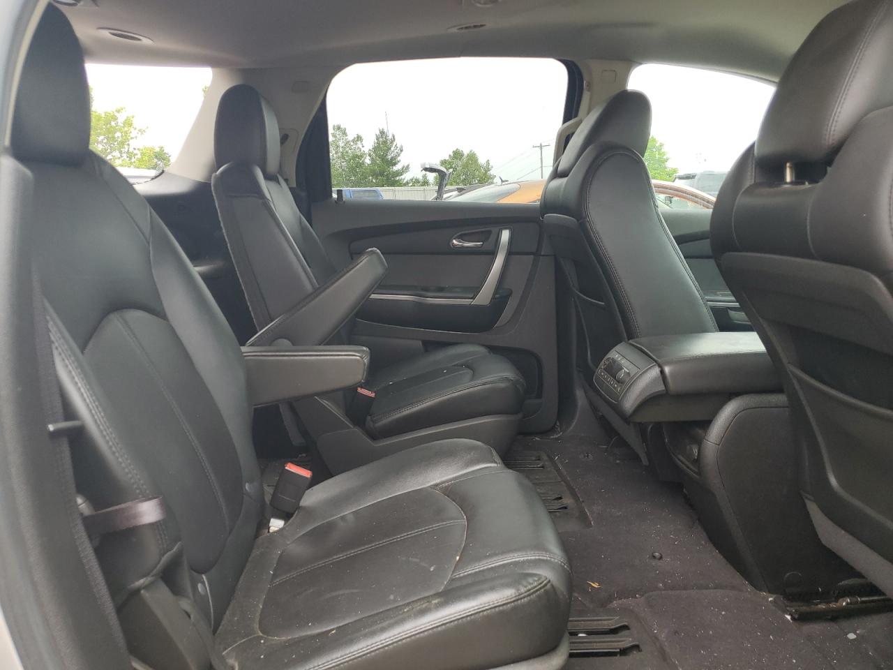 1GKKVSED9BJ259332 2011 GMC Acadia Slt-2