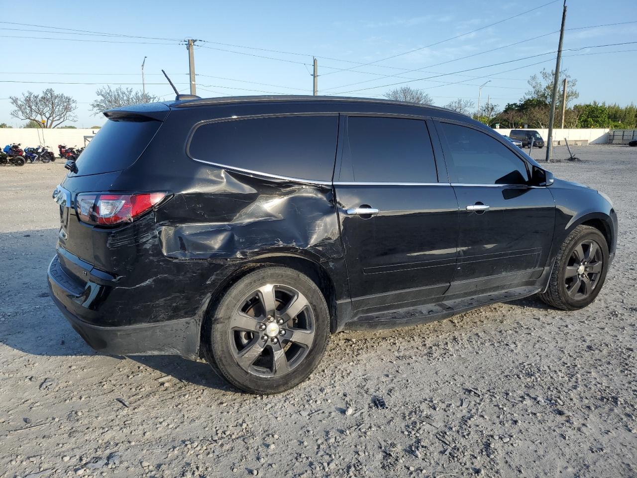 1GNKRHKD1HJ187548 2017 Chevrolet Traverse Lt