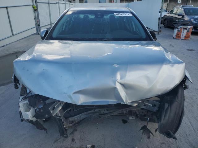 VIN 4T1B11HK6JU082887 2018 Toyota Camry, L no.5