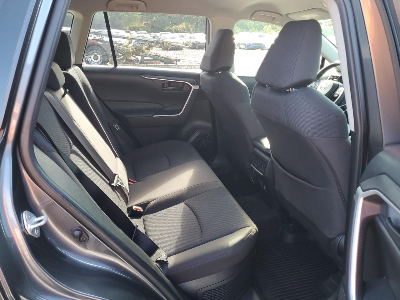 JTMLWRFV9LD551138 2020 Toyota Rav4 Le