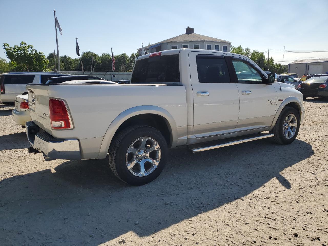 2015 Ram 1500 Laramie vin: 1C6RR7NM9FS666330