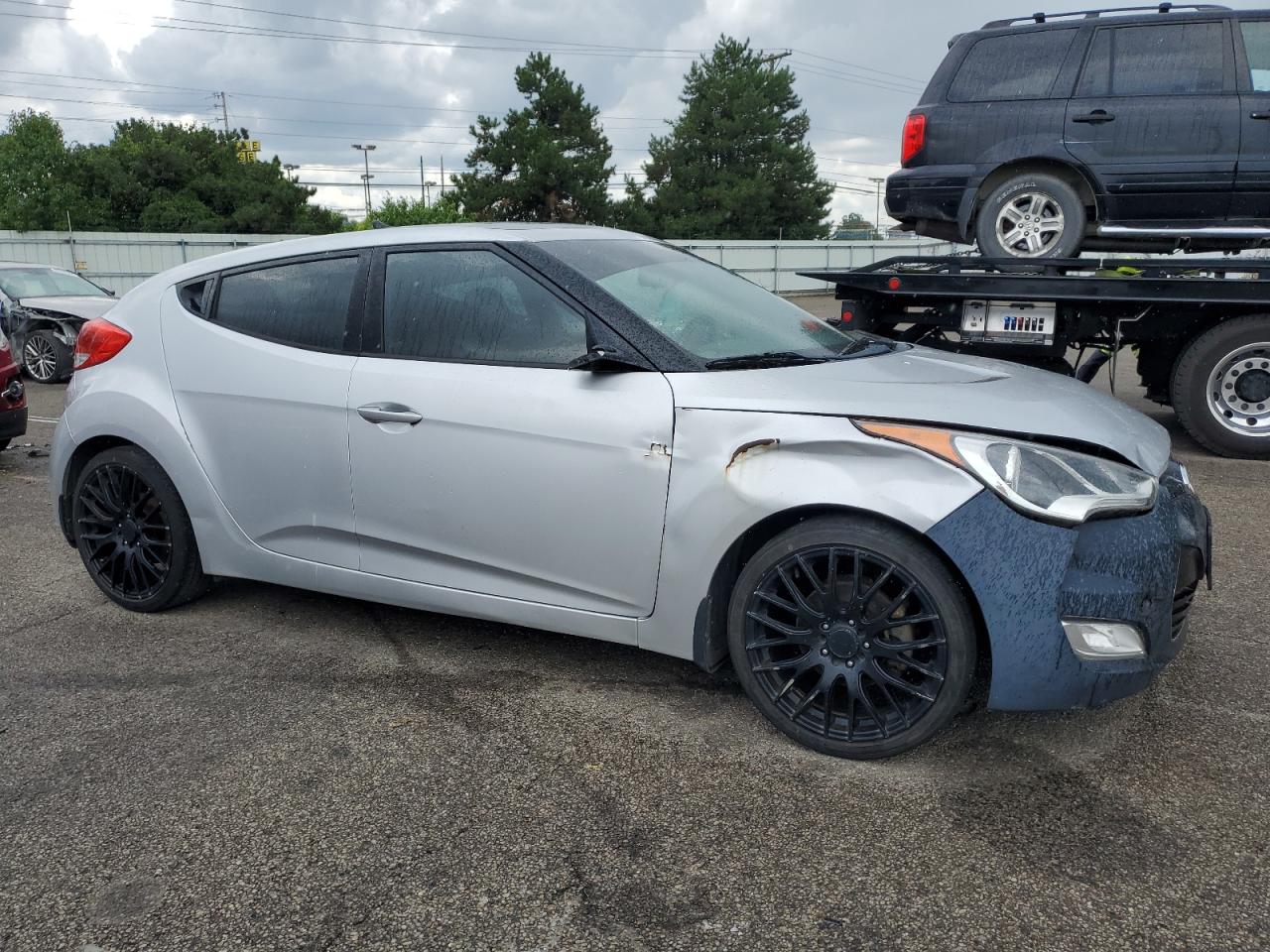 Lot #2925573429 2013 HYUNDAI VELOSTER