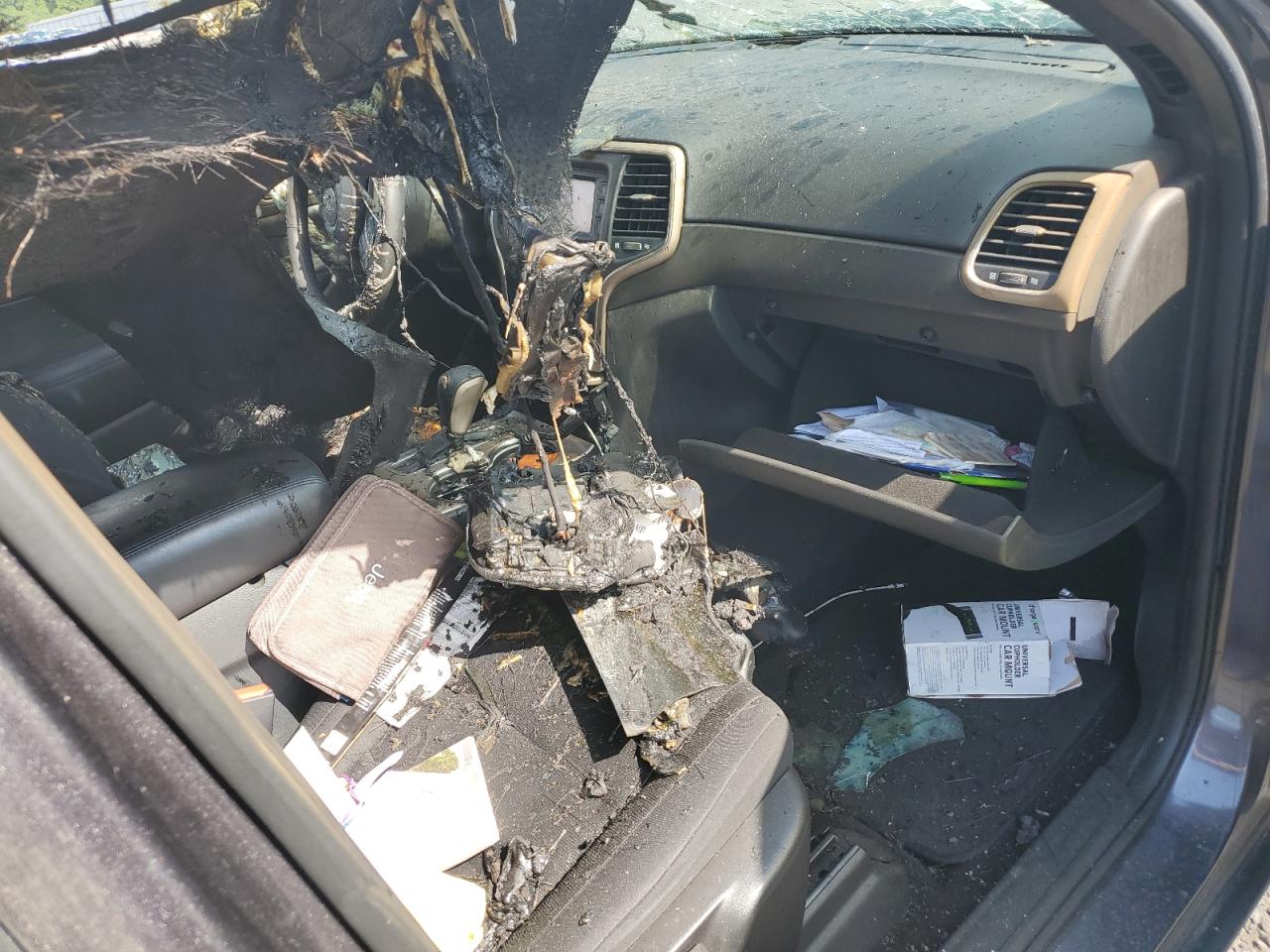 1C4RJEAG6HC702377 2017 Jeep Grand Cherokee Laredo