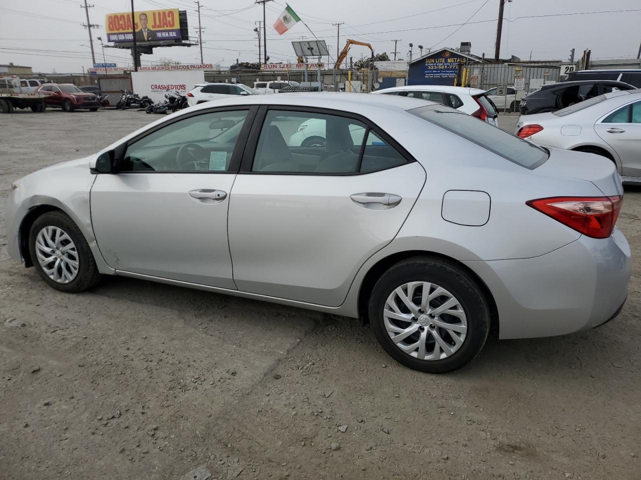 5YFBURHE1JP829085 2018 Toyota Corolla L