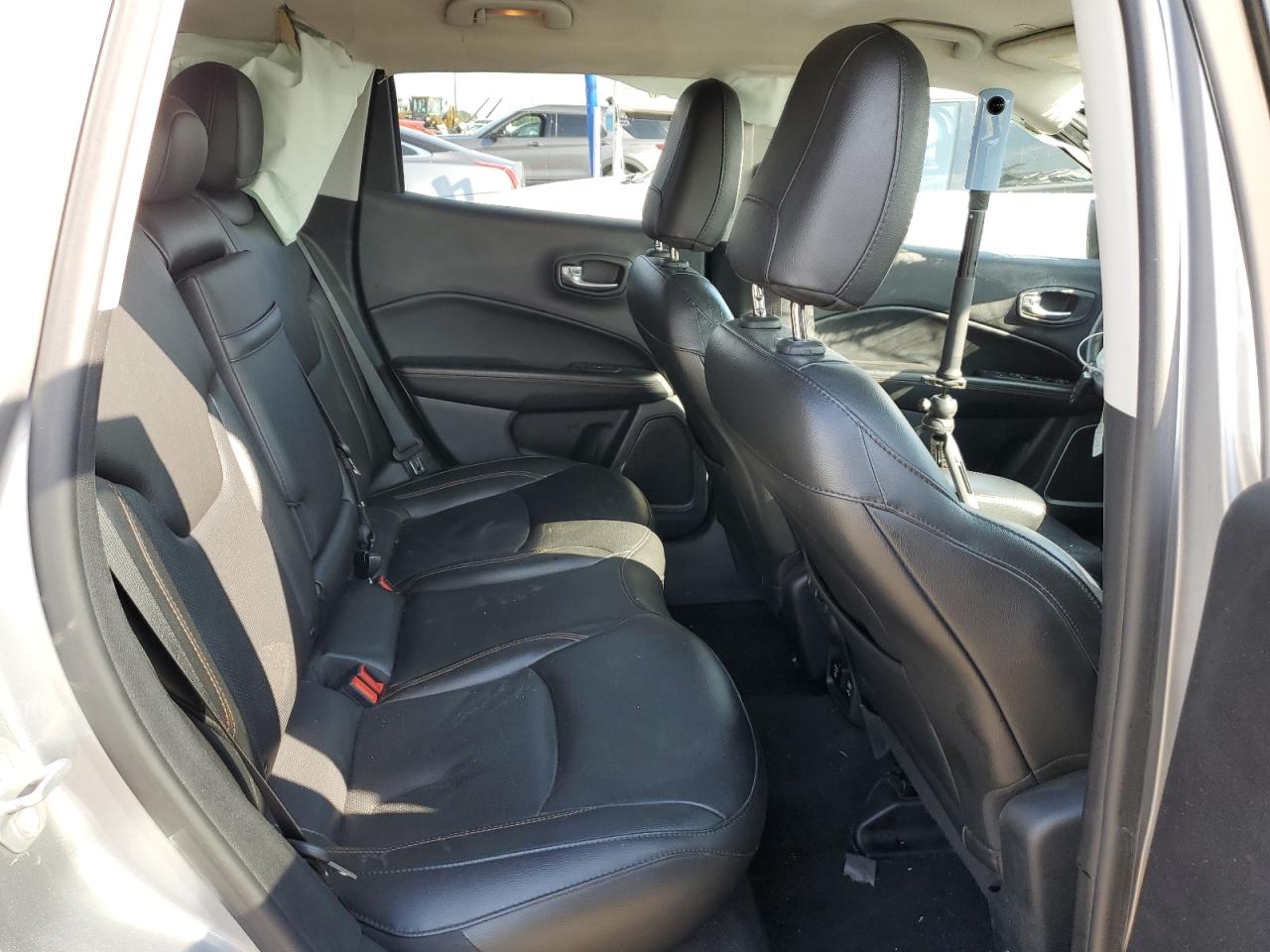 3C4NJDCB0KT666093 2019 Jeep Compass Limited