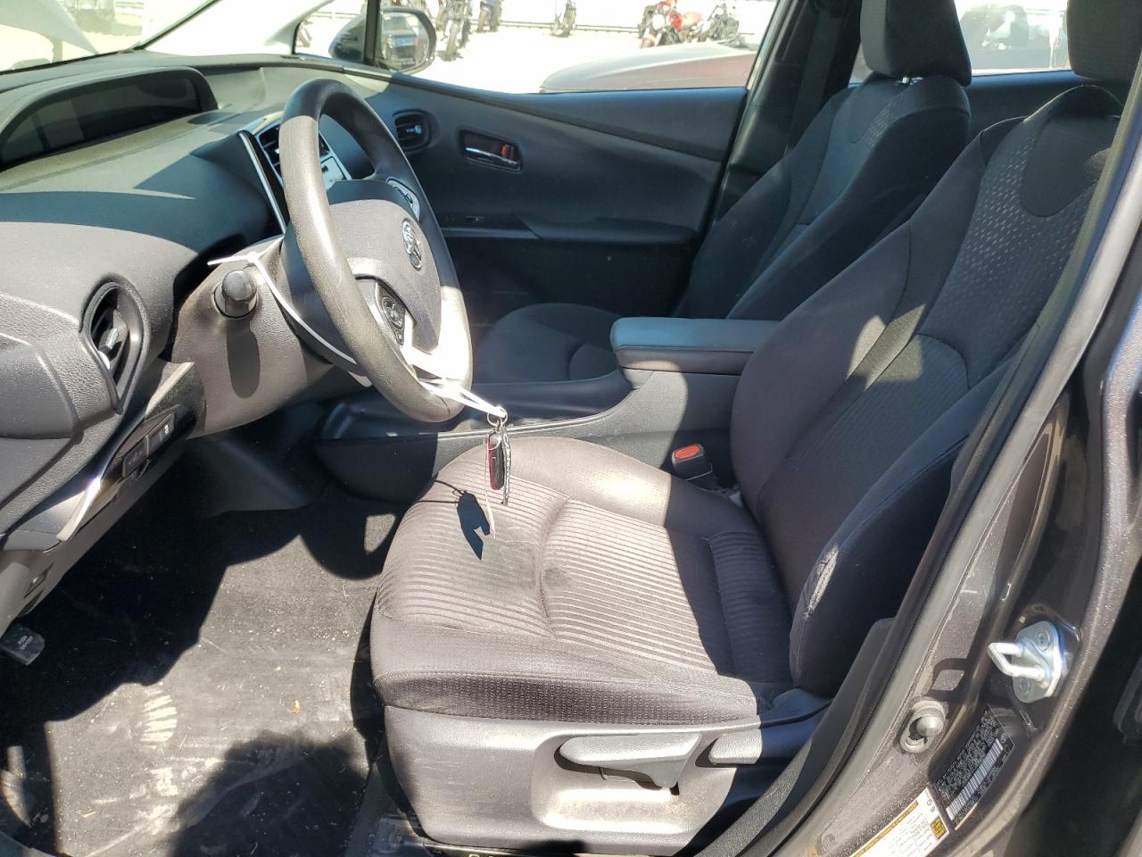 JTDKARFU1J3065945 2018 Toyota Prius