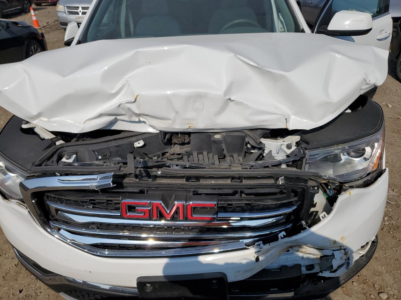 1GKKNLLA2JZ154677 2018 GMC Acadia Sle