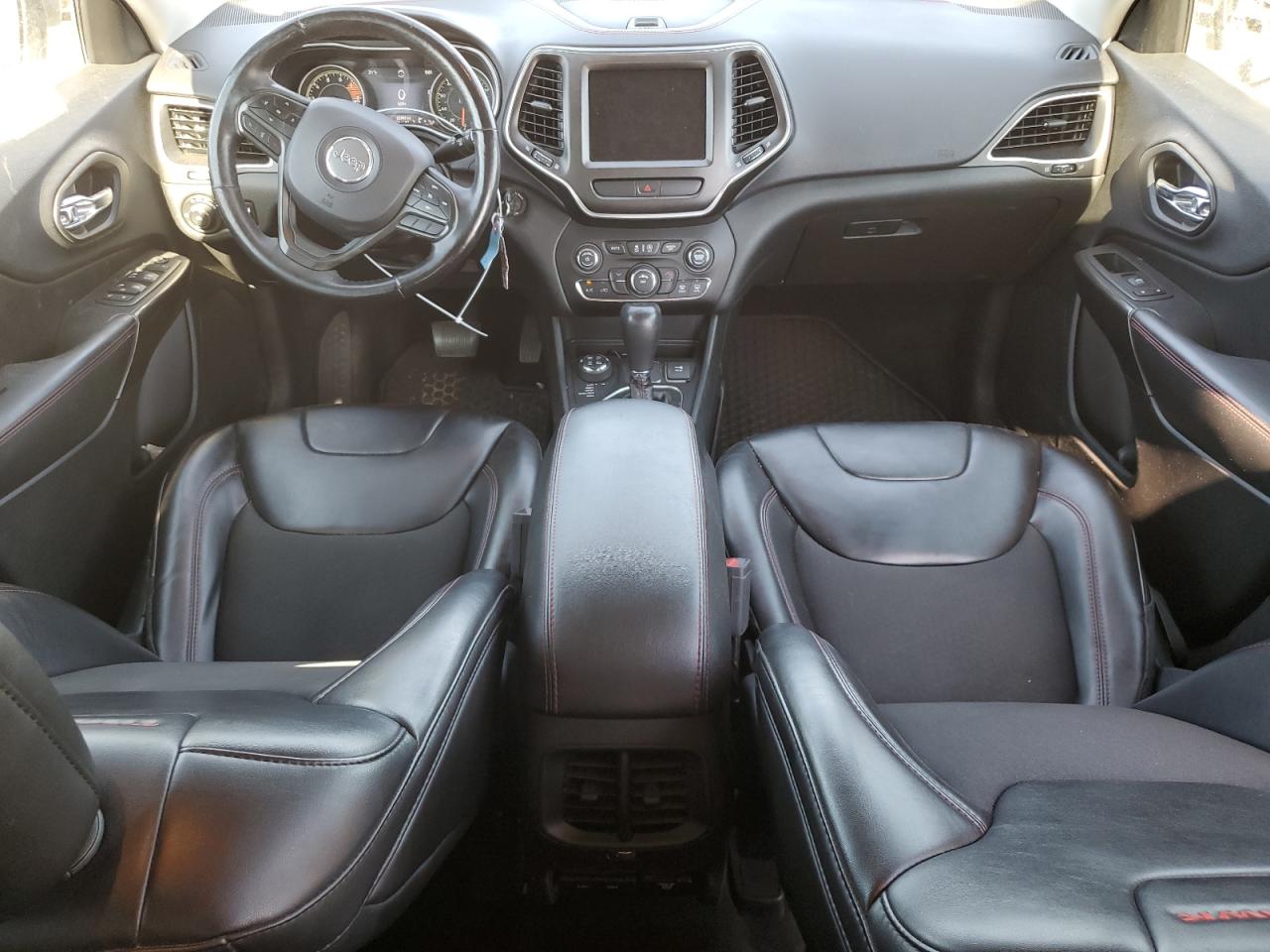 1C4PJMBX3KD330157 2019 Jeep Cherokee Trailhawk