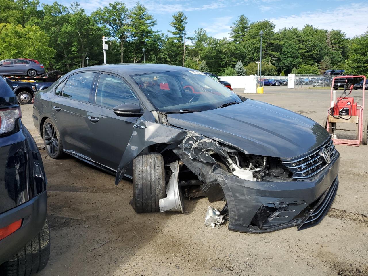 2018 Volkswagen Passat S vin: 1VWAA7A39JC018223