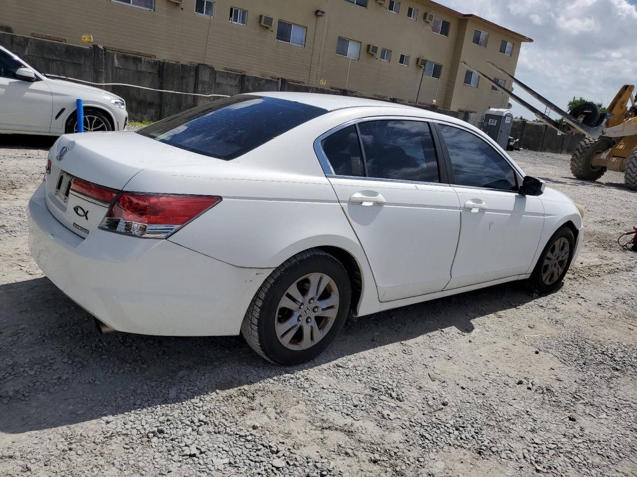 1HGCP2F60BA105068 2011 Honda Accord Se