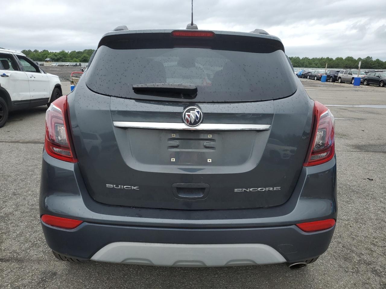 KL4CJCSB4JB529235 2018 Buick Encore Essence