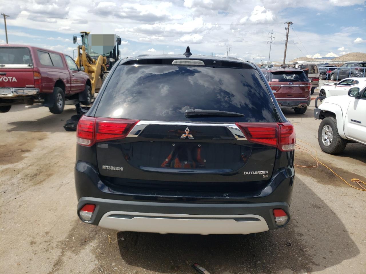 JA4AD3A37KJ001916 2019 Mitsubishi Outlander Se