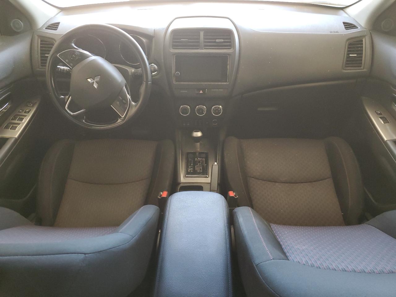 JA4AP4AU6KU005556 2019 Mitsubishi Outlander Sport Se