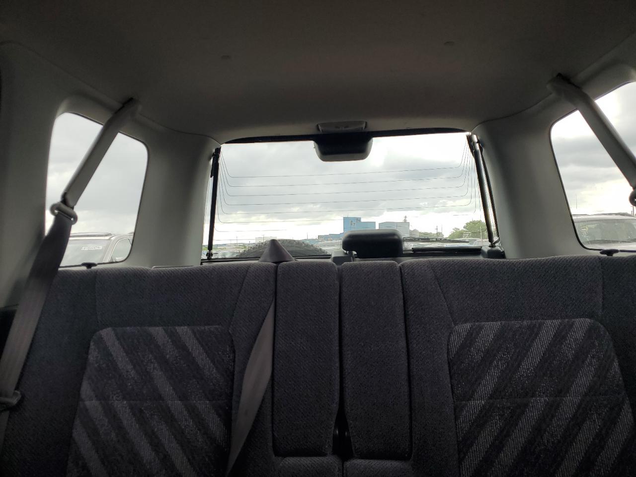 JHLRD1846YC063898 2000 Honda Cr-V Lx