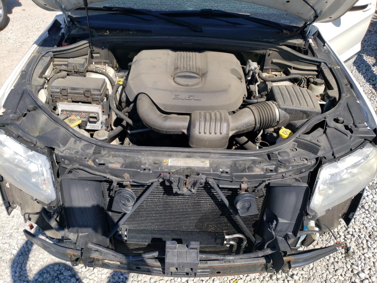 1J4RR4GG5BC702883 2011 Jeep Grand Cherokee Laredo