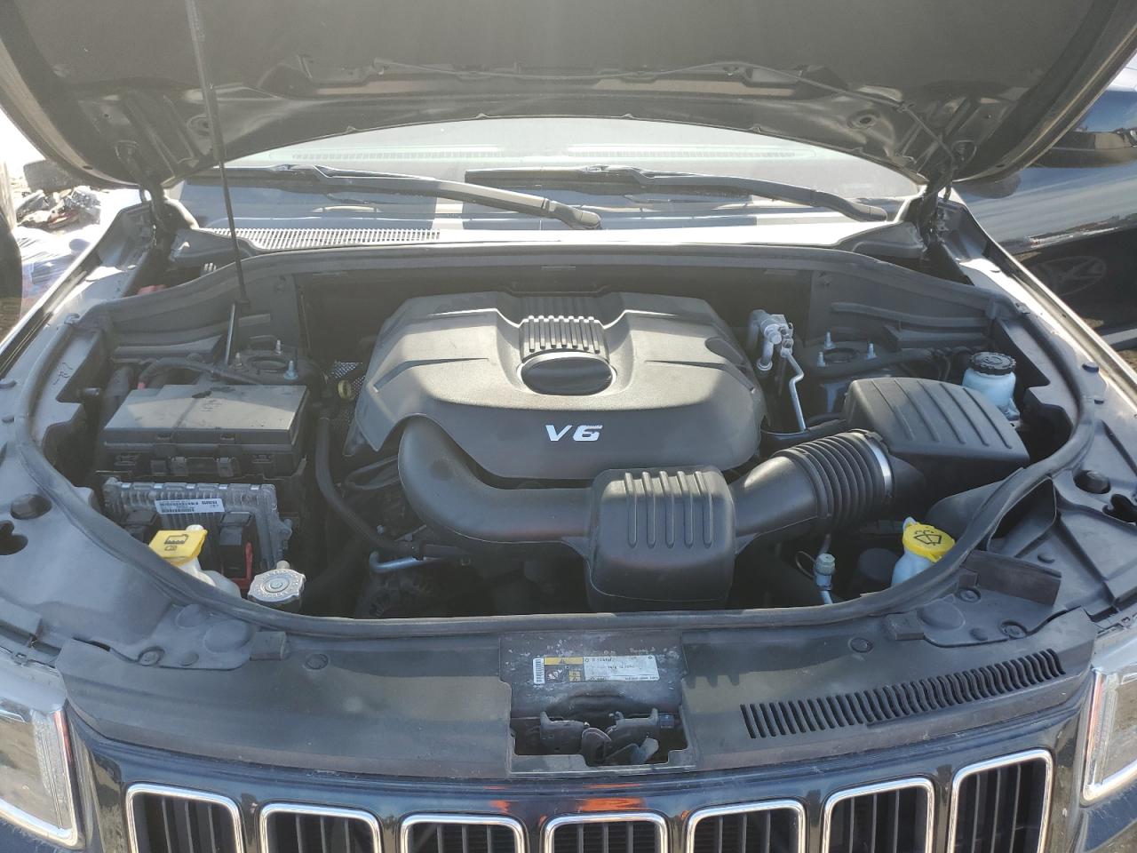 1C4RJFAGXFC193669 2015 Jeep Grand Cherokee Laredo