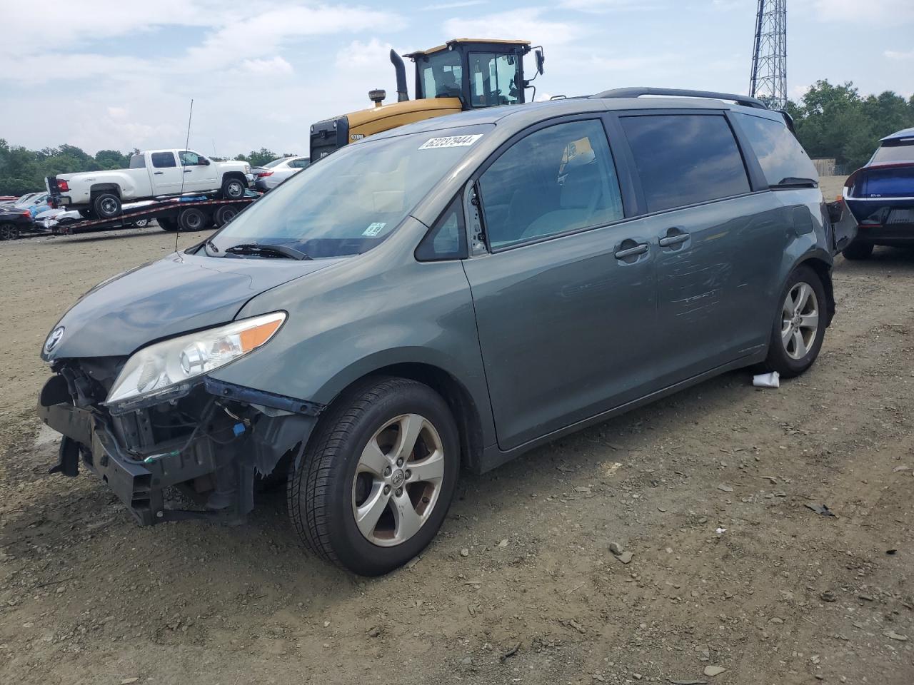 Lot #2978825930 2014 TOYOTA SIENNA LE