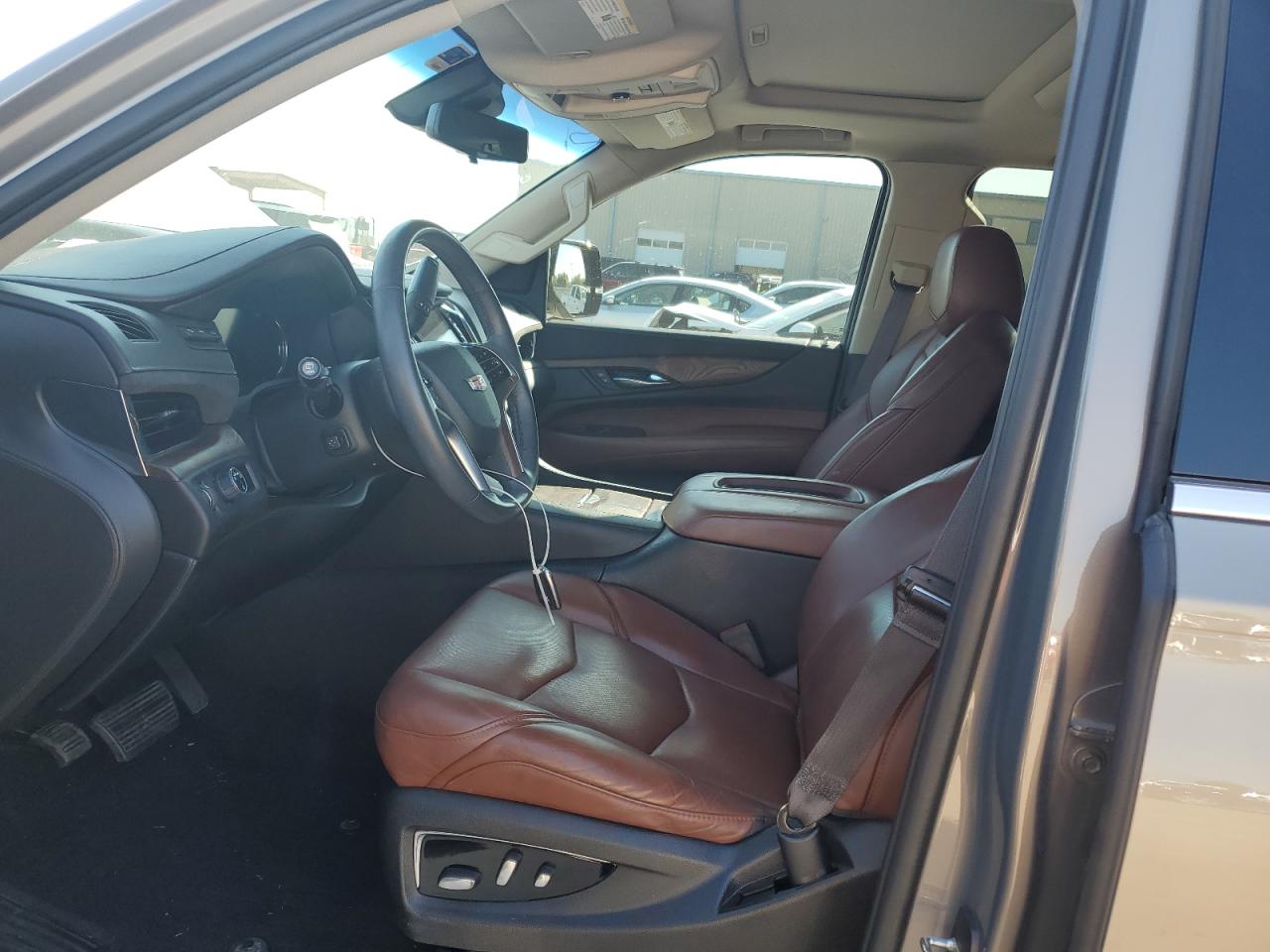 1GYS3BKJ2HR362849 2017 Cadillac Escalade Luxury