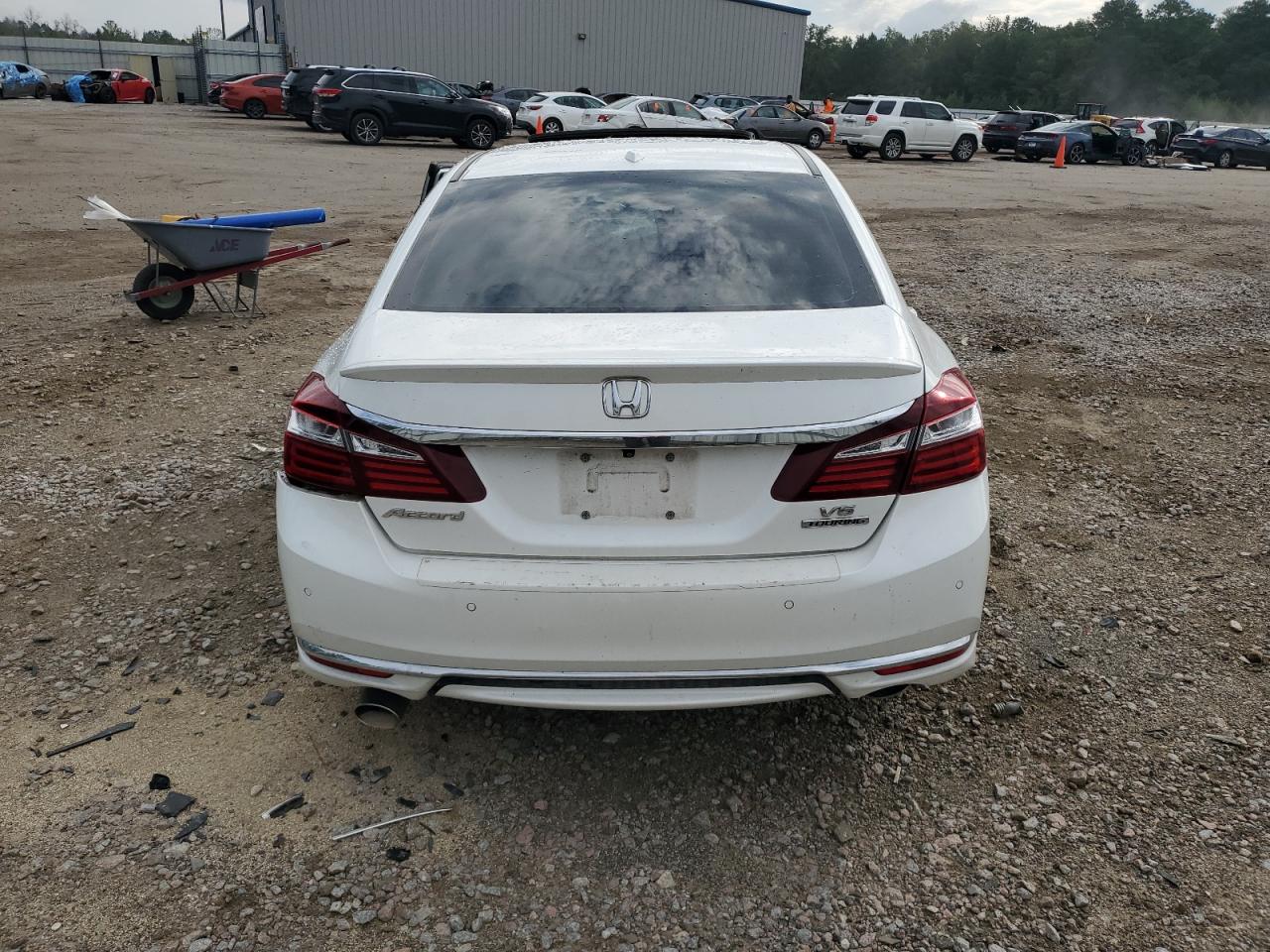 Lot #2907250702 2016 HONDA ACCORD TOU