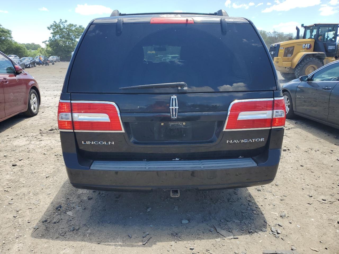 5LMJJ3J57BEJ05775 2011 Lincoln Navigator L