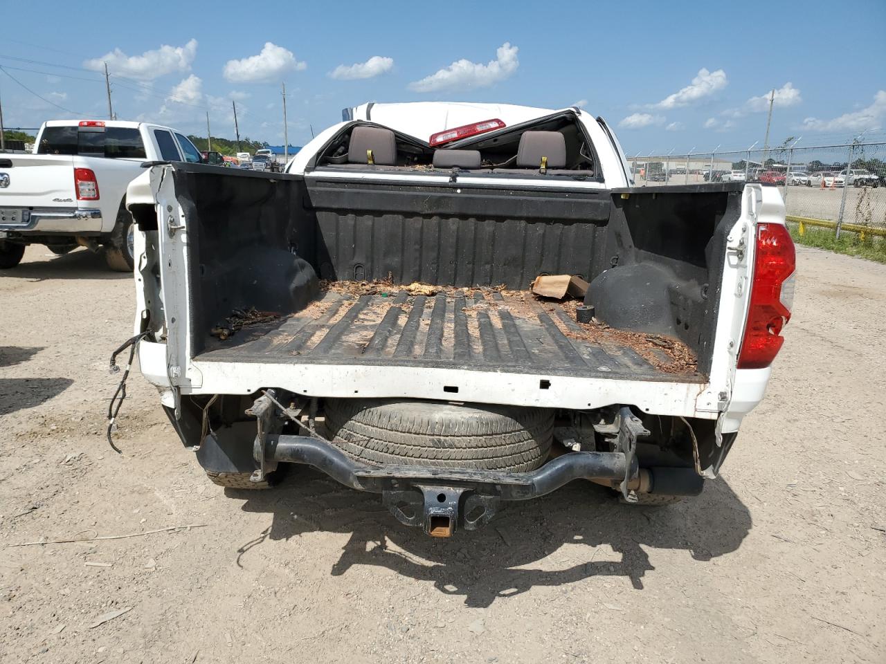 5TFEM5F18JX123660 2018 Toyota Tundra Crewmax Sr5