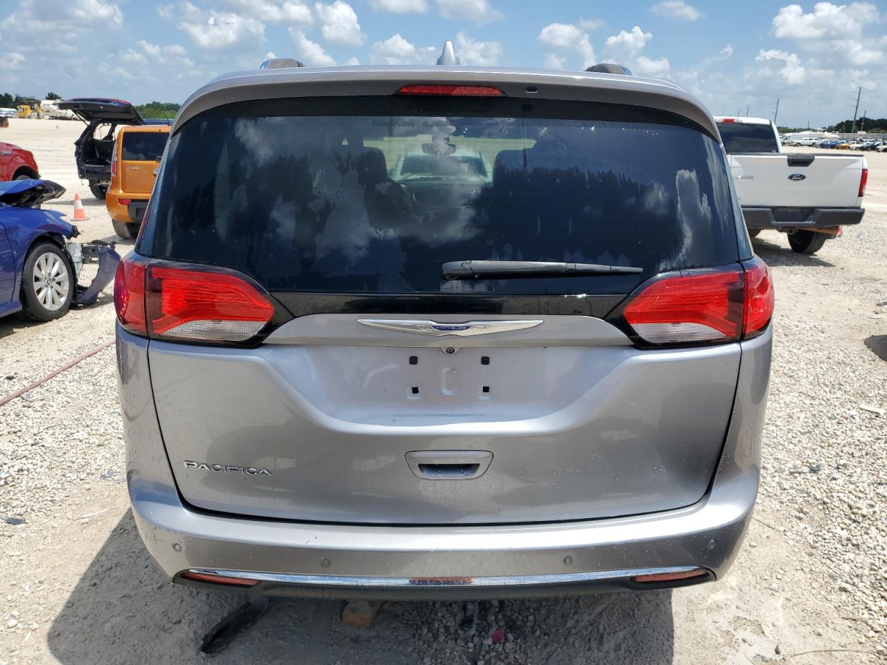 2019 Chrysler Pacifica Touring L vin: 2C4RC1BG4KR593238