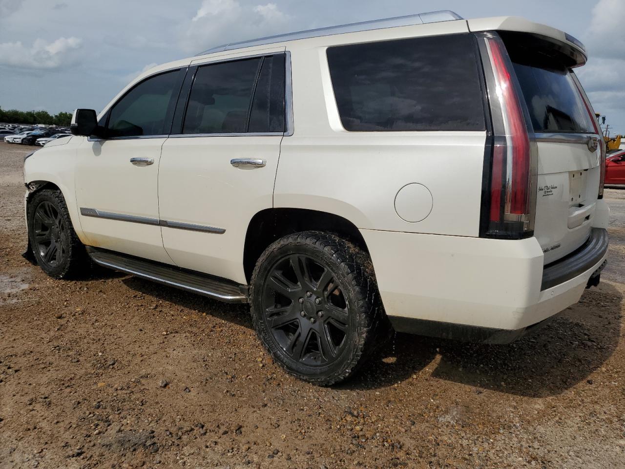 2015 Cadillac Escalade Luxury vin: 1GYS4MKJ2FR535579