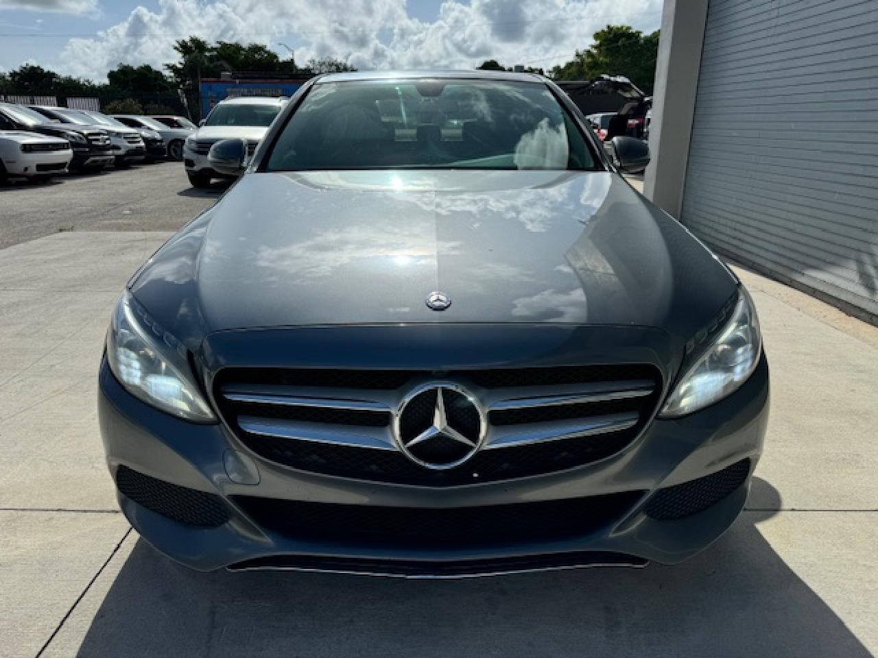 2017 Mercedes-Benz C 300 4Matic vin: 55SWF4KB4HU214841