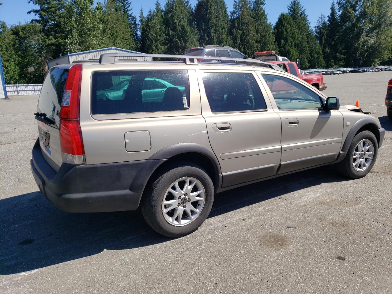 Lot #3041156165 2004 VOLVO XC70