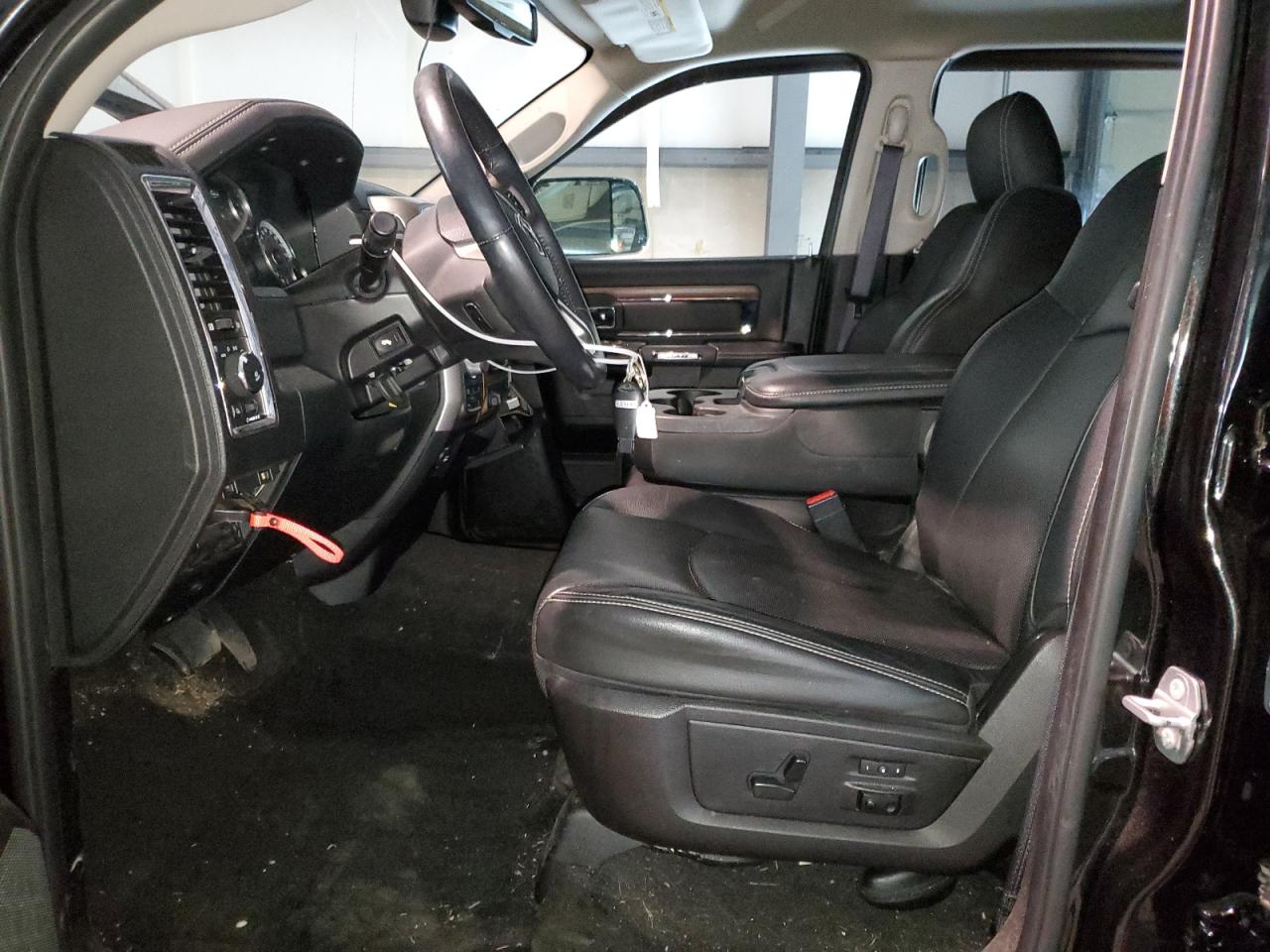 1C6RR7VT5GS211905 2016 Ram 1500 Laramie