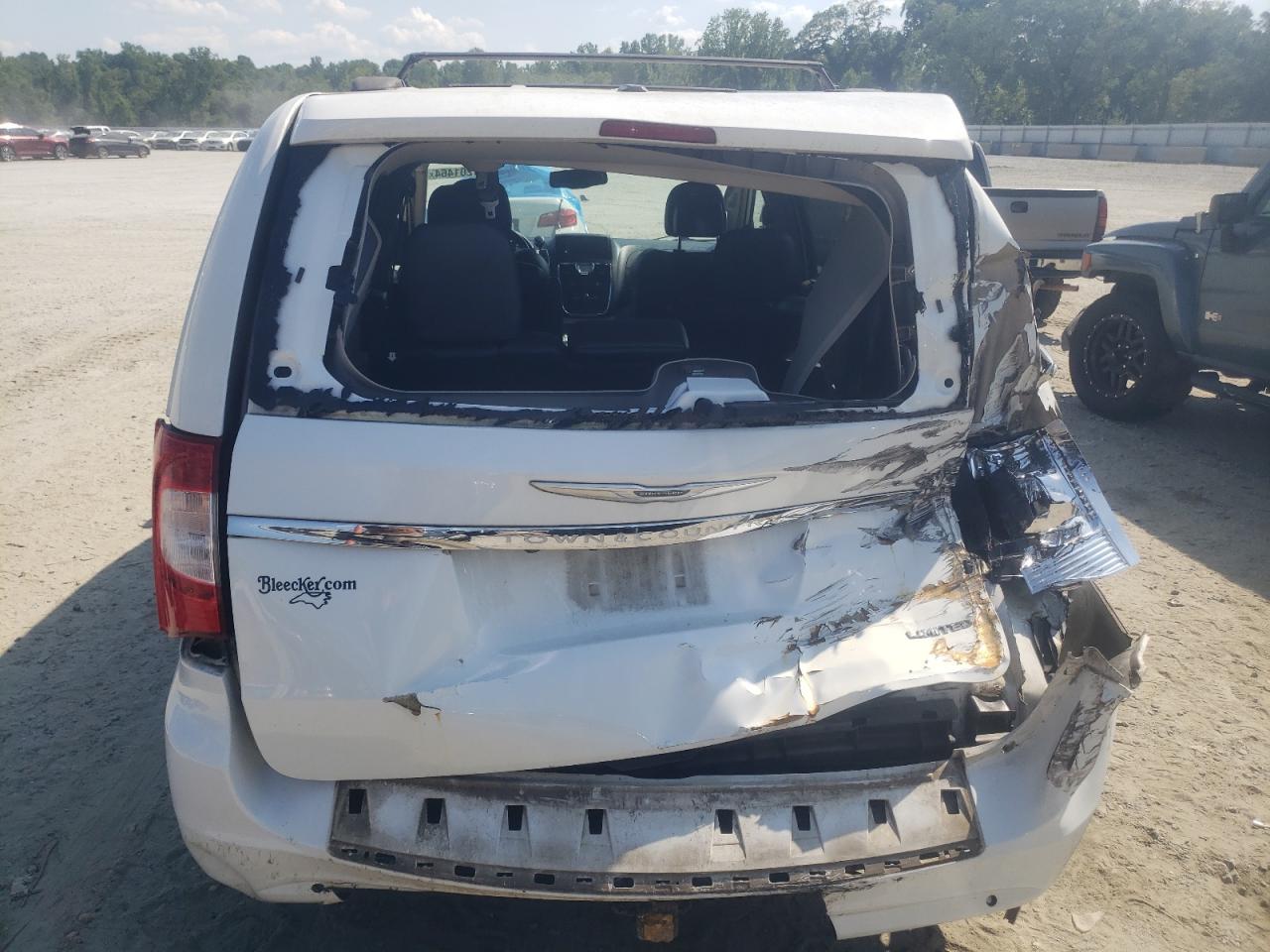 2C4RC1GG4FR629251 2015 Chrysler Town & Country Limited Platinum