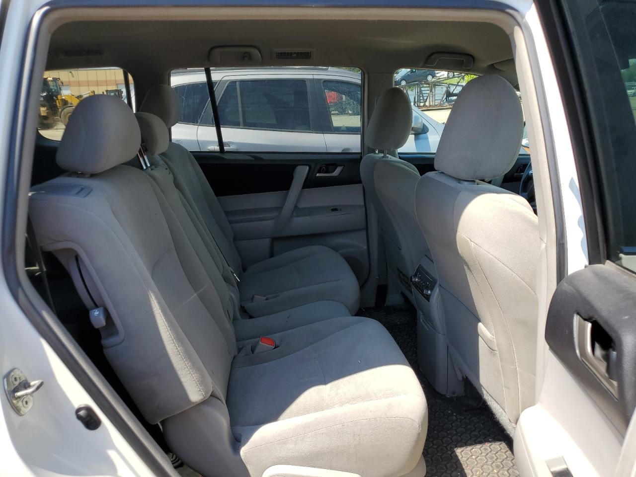 5TDBK3EH4CS112465 2012 Toyota Highlander Base