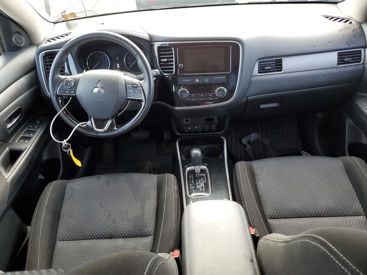 JA4AZ3A31HZ052274 2017 Mitsubishi Outlander Se