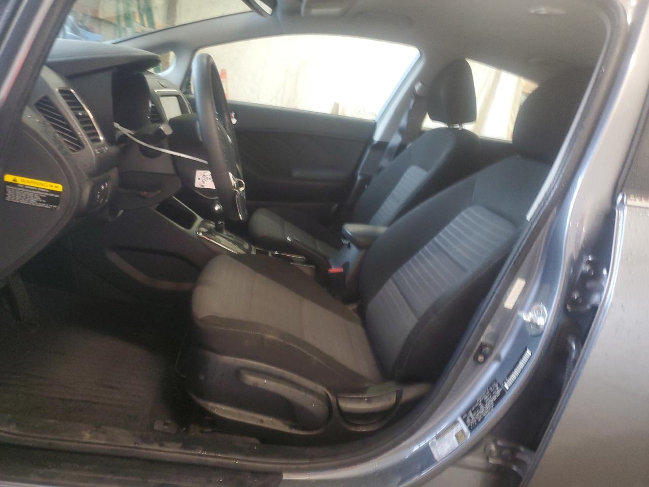 3KPFL4A79HE141561 2017 Kia Forte Lx