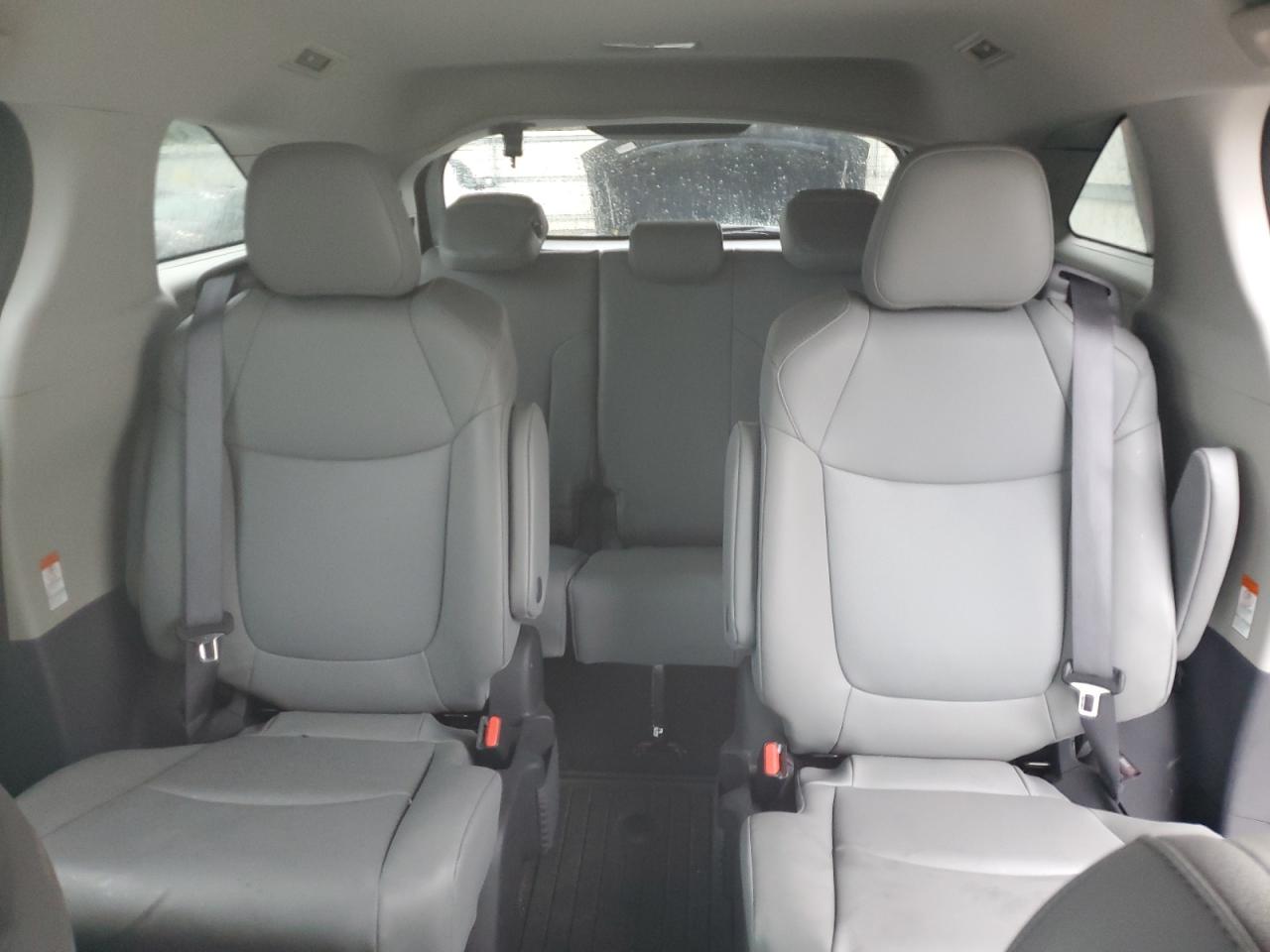 5TDJRKEC1NS112531 2022 Toyota Sienna Xle